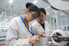 刻苦攻關  研發(fā)新產(chǎn)品