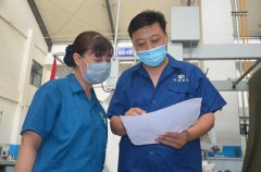 面料車間開(kāi)源節(jié)流再動(dòng)員  員工紛紛獻(xiàn)良策